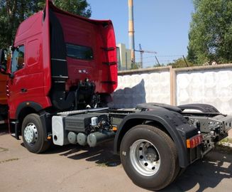 300L خزان Howo A7 شاحنة جرار 4 × 2 Camion Euro 2 نوع وقود الديزل